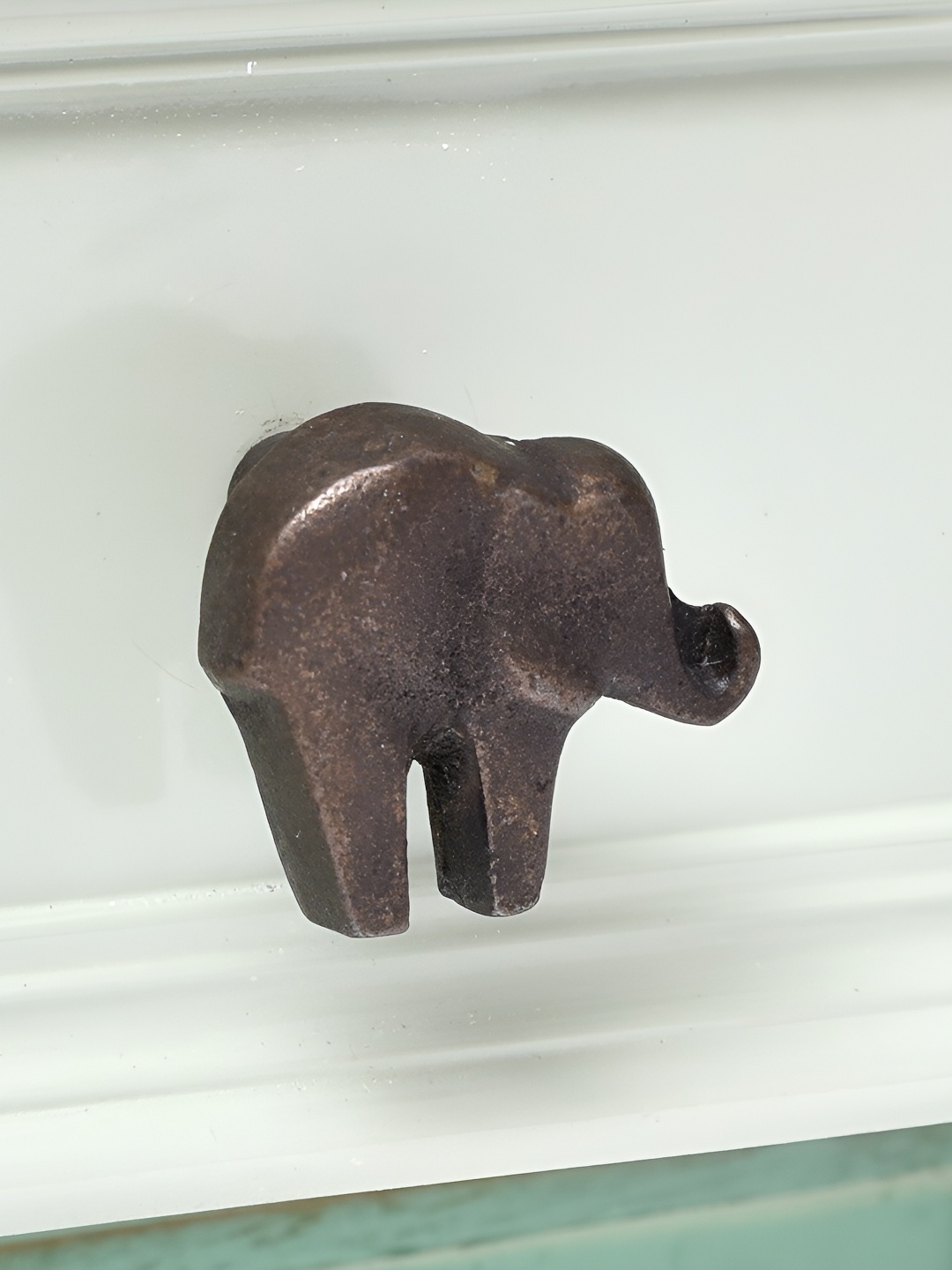 

Indianshelf Metallic Toned Elephant Shaped Iron Drawer Knob