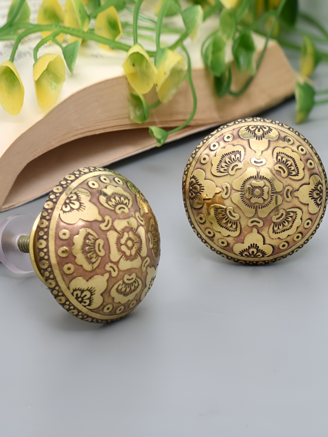 

Indianshelf Floral Patterned Brass Dresser Knob, Gold