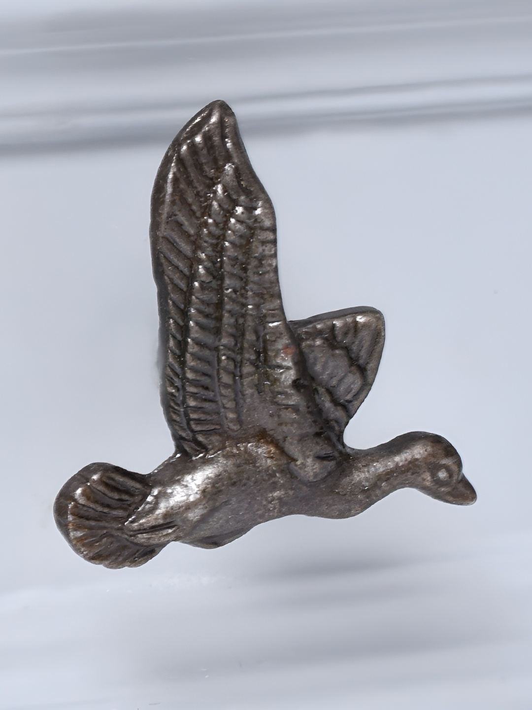 

Indianshelf Antique Cormorant Bird Metal Knob, Metallic