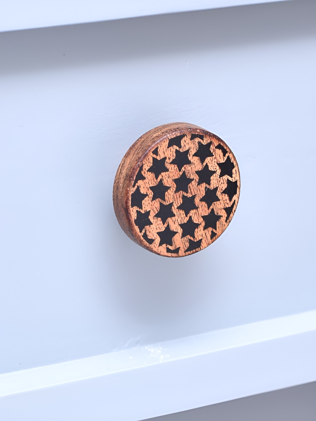 

Indianshelf Black & Brown Star Patterned Wooden Cupboard Knob