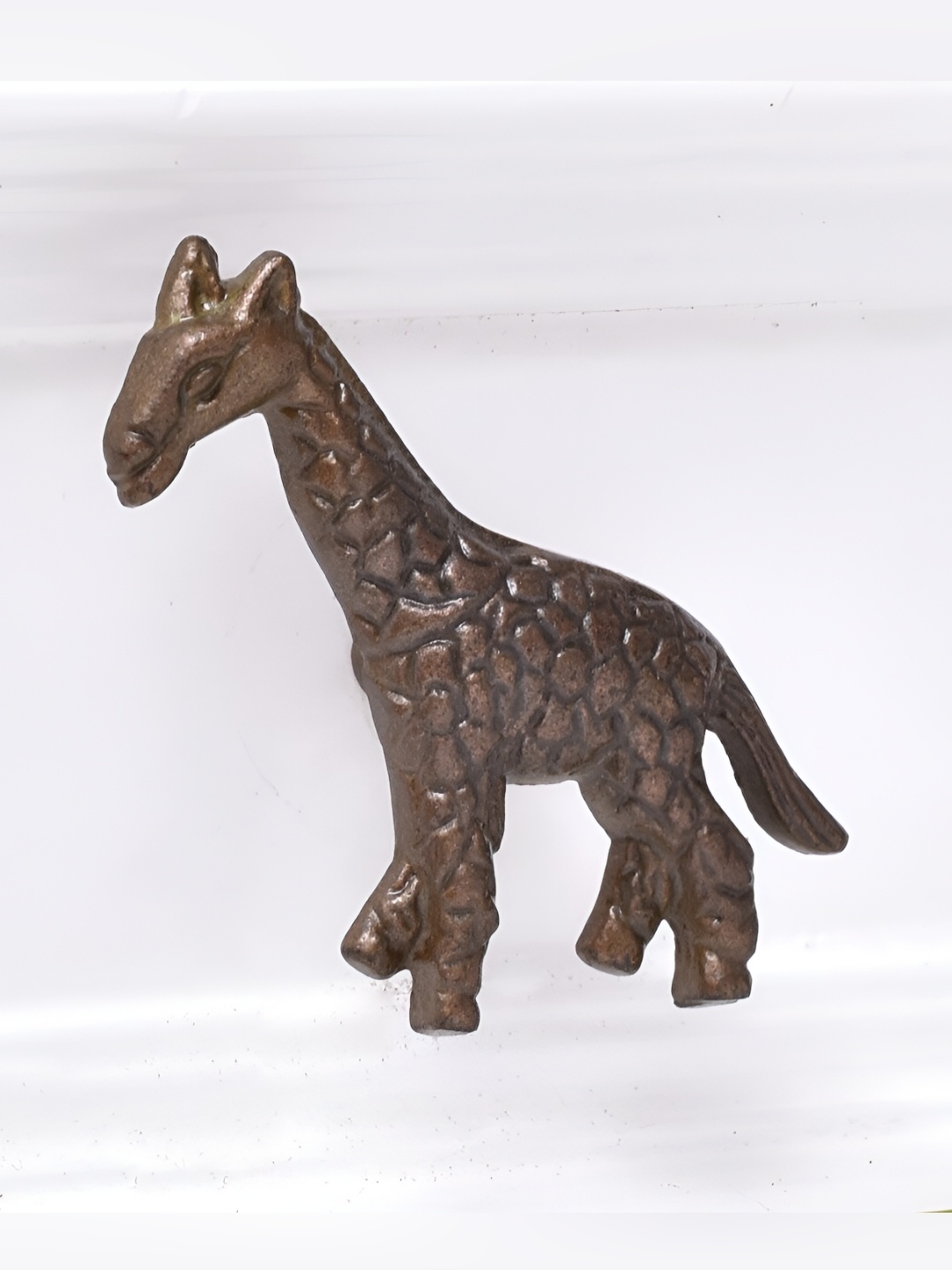 

Indianshelf Antique Giraffe Iron Cabinet Knob, Metallic