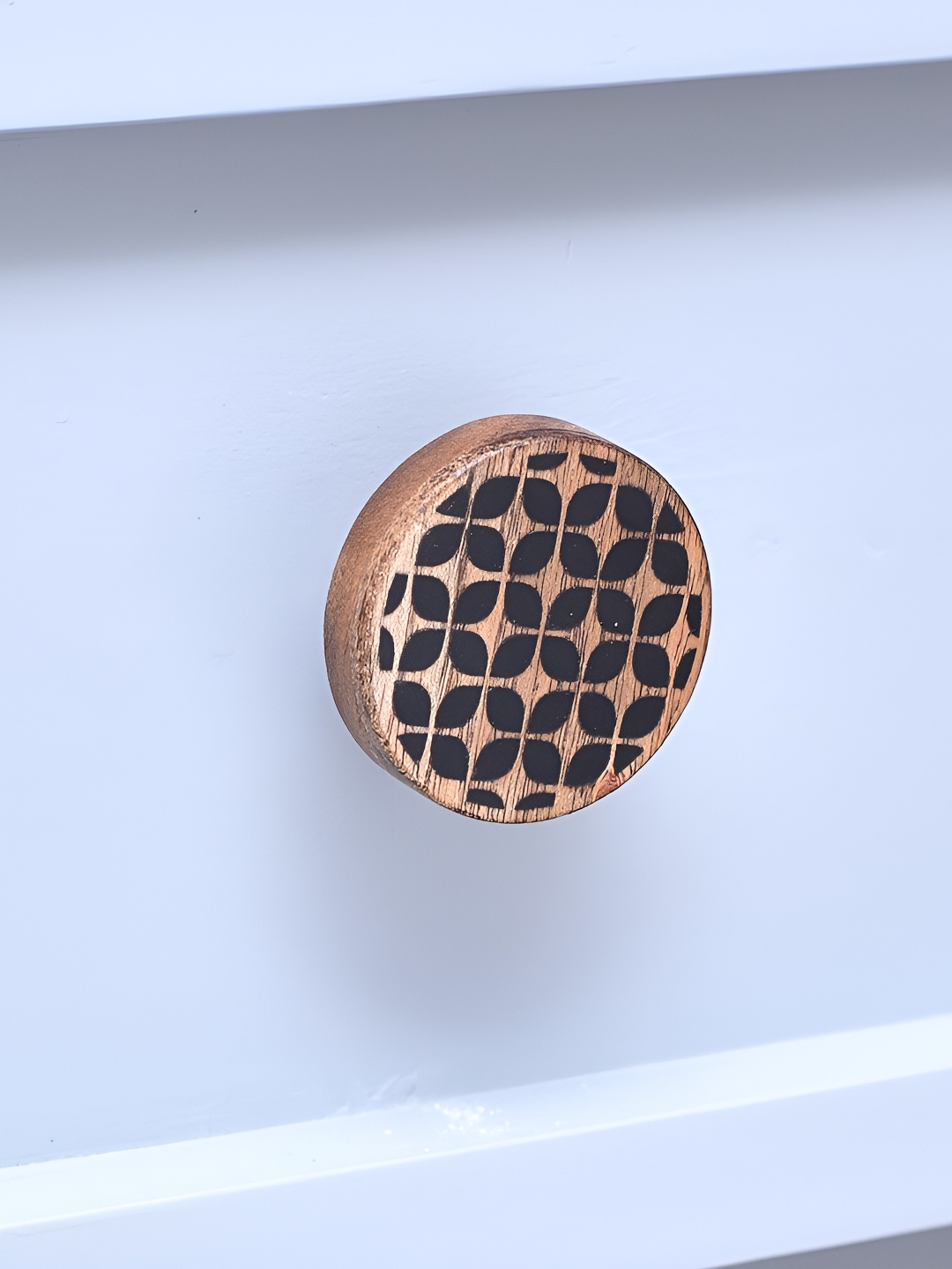 

Indianshelf Black & Brown Geometric Designed Wooden Cabinet Knob