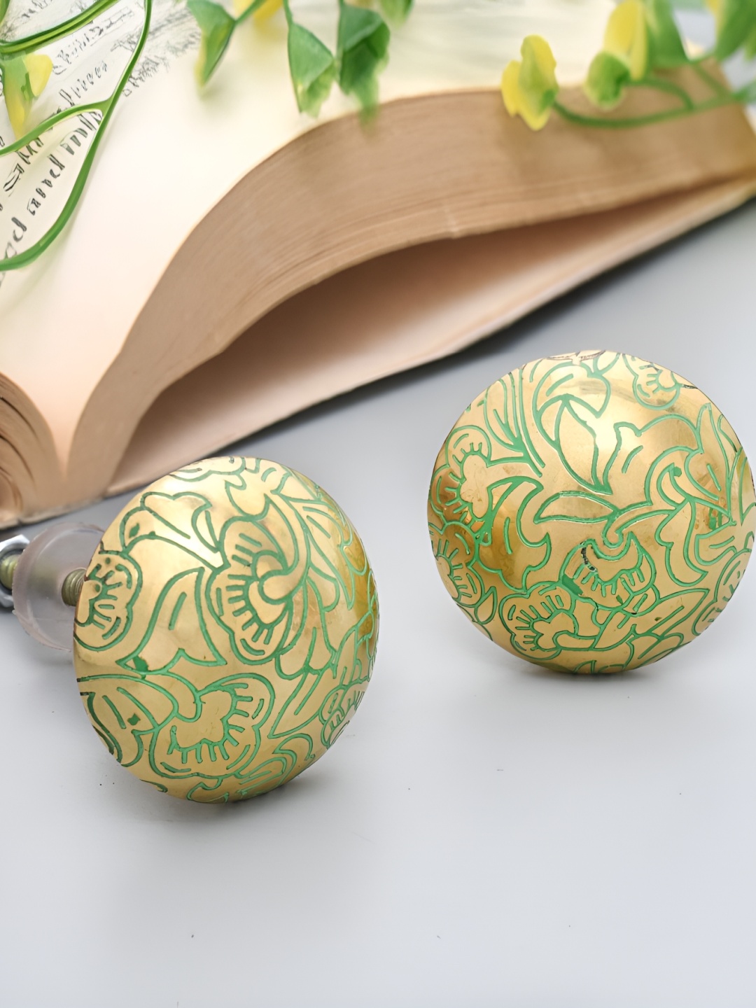 

Indianshelf Green Floral Brass Thick & Rust-free Cabinet Knob