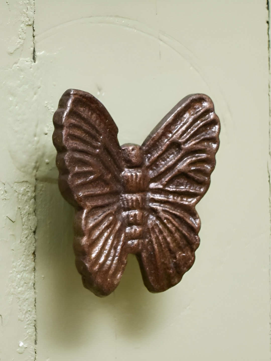 

Indianshelf Butterfly-shaped Metal Drawer Knob, Metallic