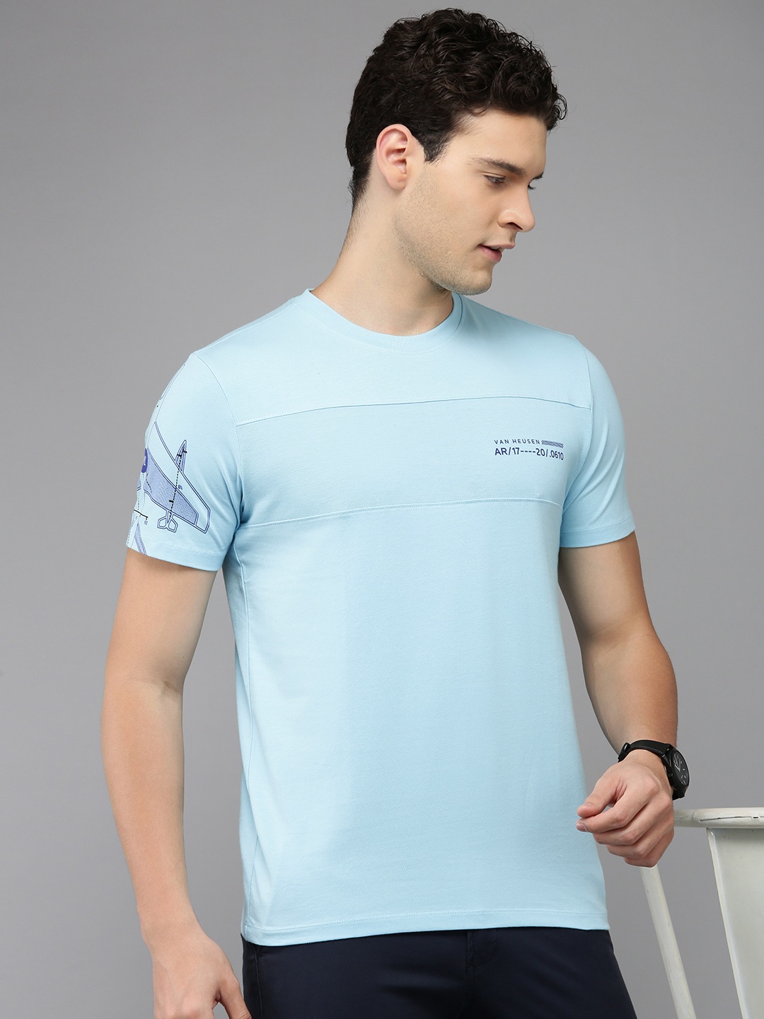 

Van Heusen Sport Slim Fit T-shirt with Minimal Print, Blue