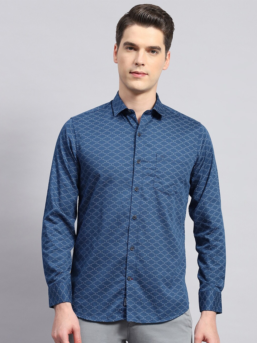 

Monte Carlo Geometric Printed Spread Collar Cotton Casual Shirt, Blue