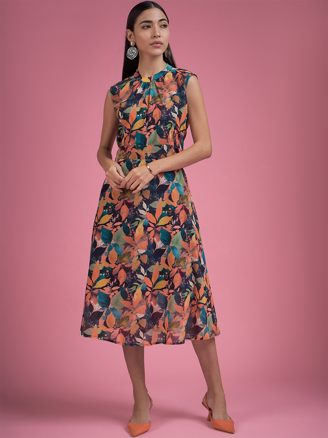 

DressBerry Navy Blue Floral Printed Gathered Detailed Fit & Flare Midi Dress