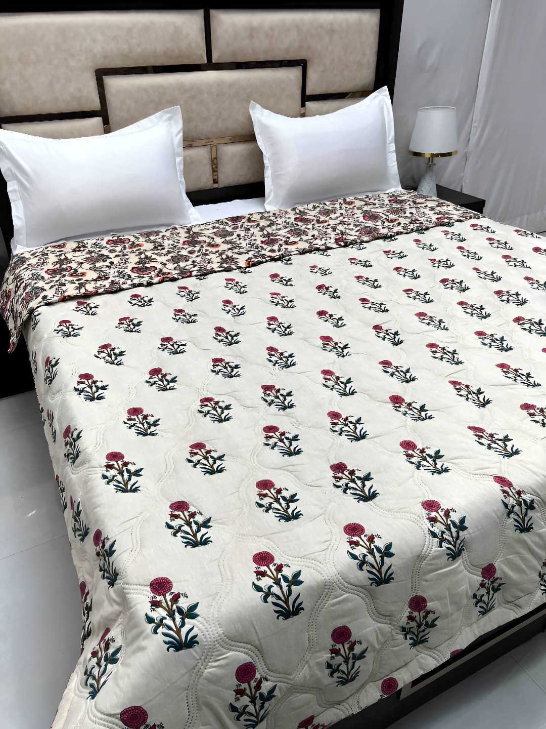 

Pure Decor Cream-Coloured & Pink Floral AC Room Double Bed Comforter
