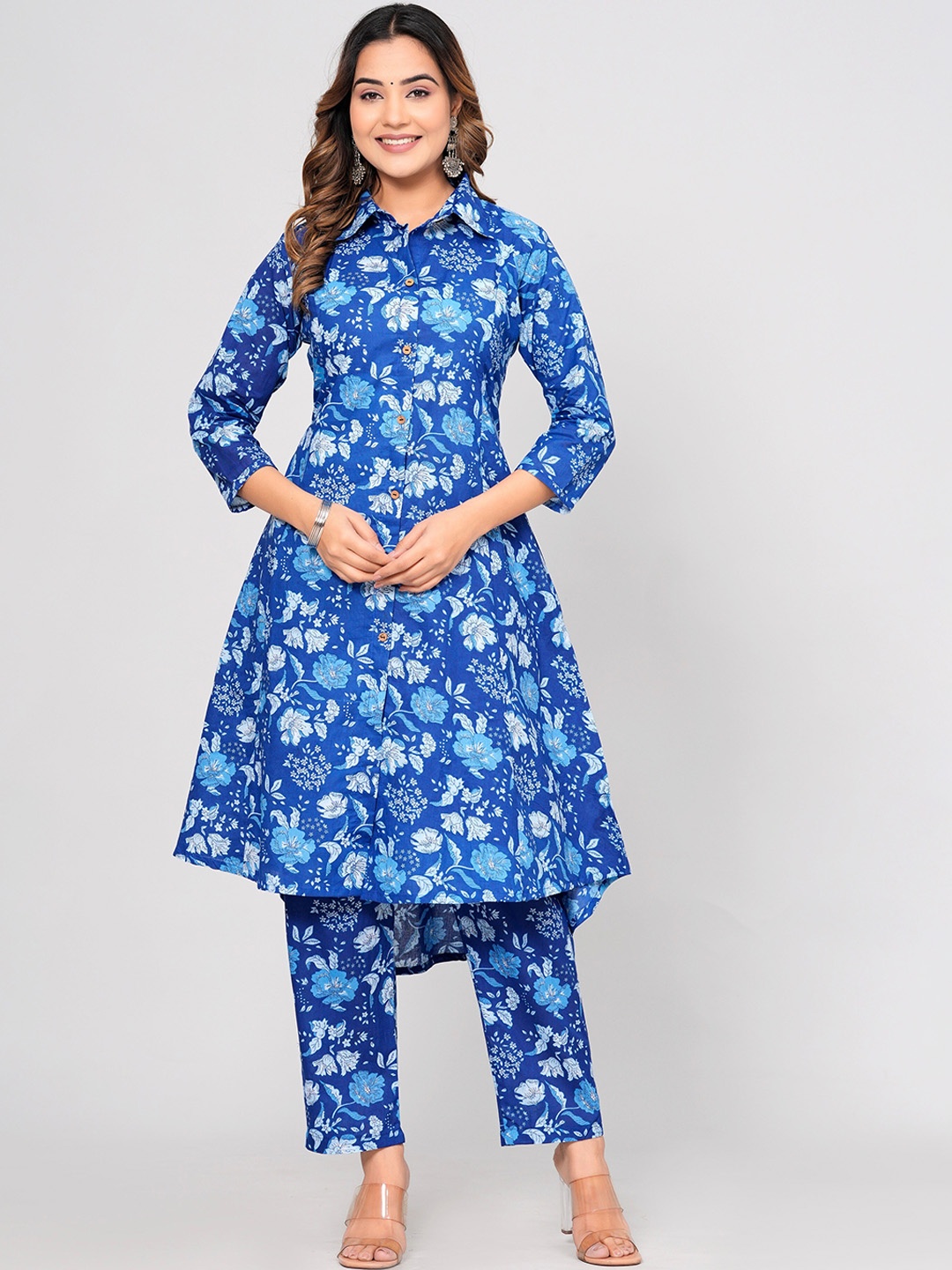 

SOMAPAH Floral Printed Kurta with Trousers, Blue
