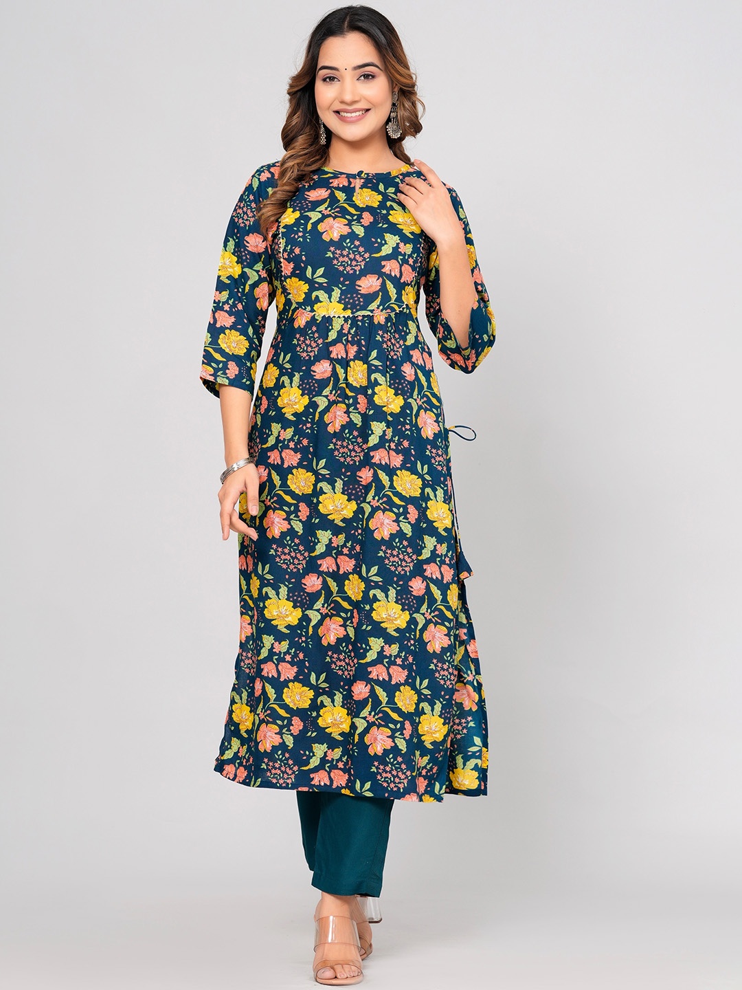 

SOMAPAH Floral Printed Kurta with Trousers, Blue