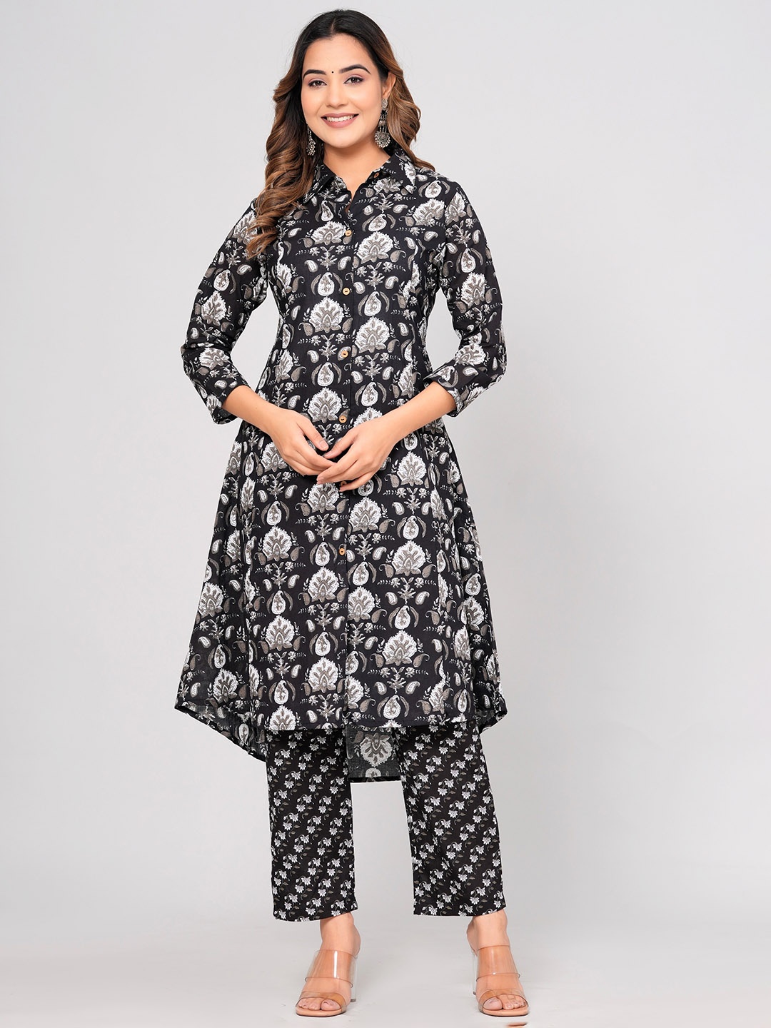 

SOMAPAH Floral Printed Regular Kurta with Trousers, Black