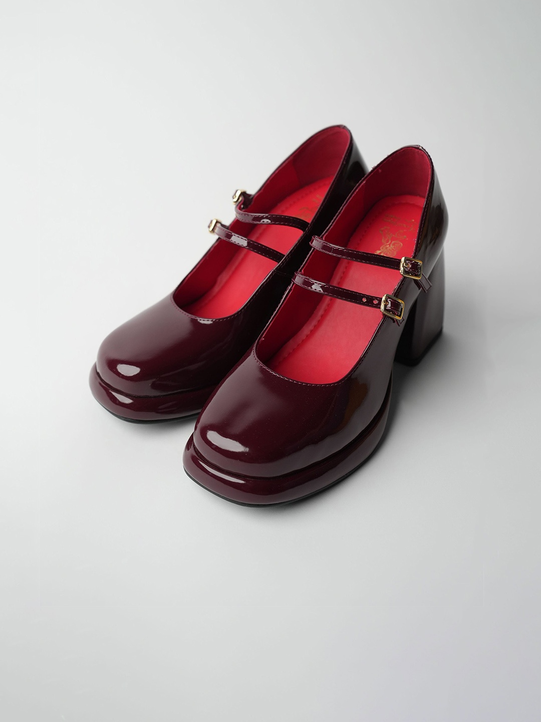 

Theater Round Toe Patent Leather Block Heeled Mary Janes, Red