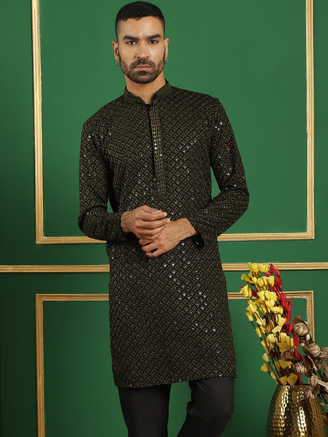 

Jompers Mandarin Collar Pure Cotton Thread Work Kurta, Black