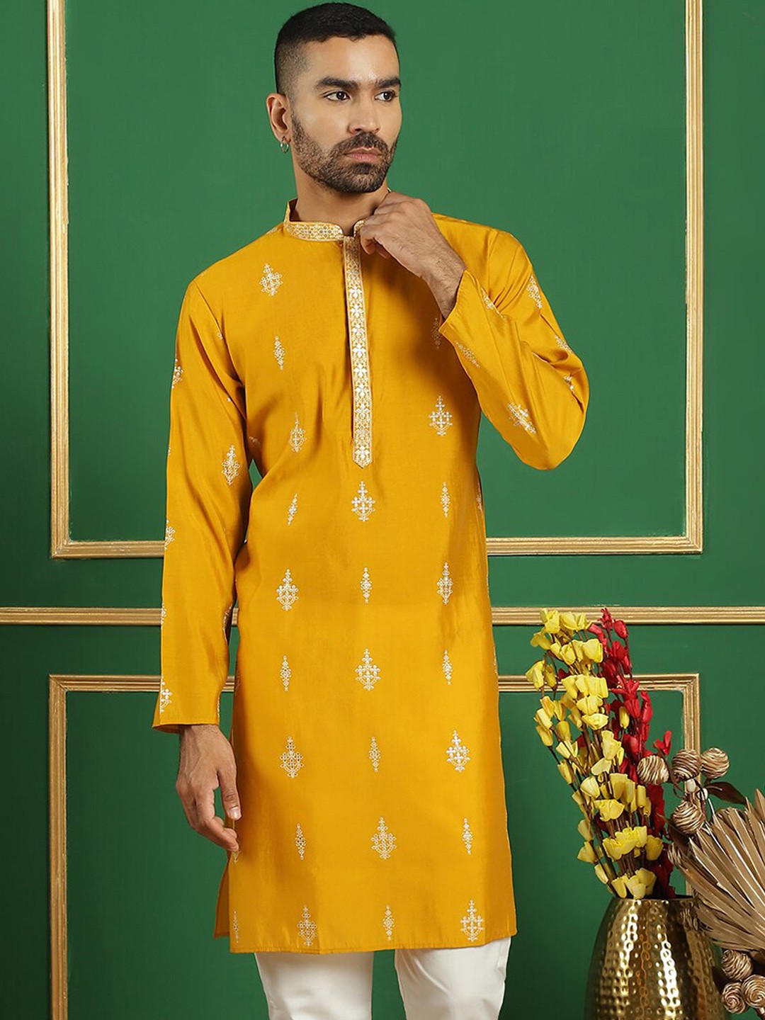 

Jompers Ethnic Motifs Printed Mandarin Collar Straight Kurta, Mustard