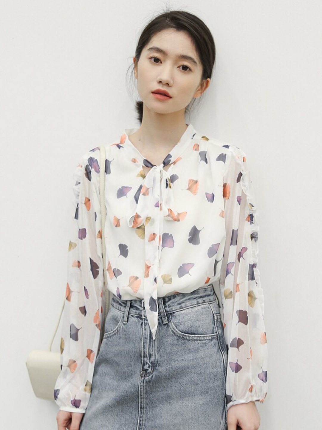 

JC Mode Floral Print Tie-Up Neck Regular Top, White