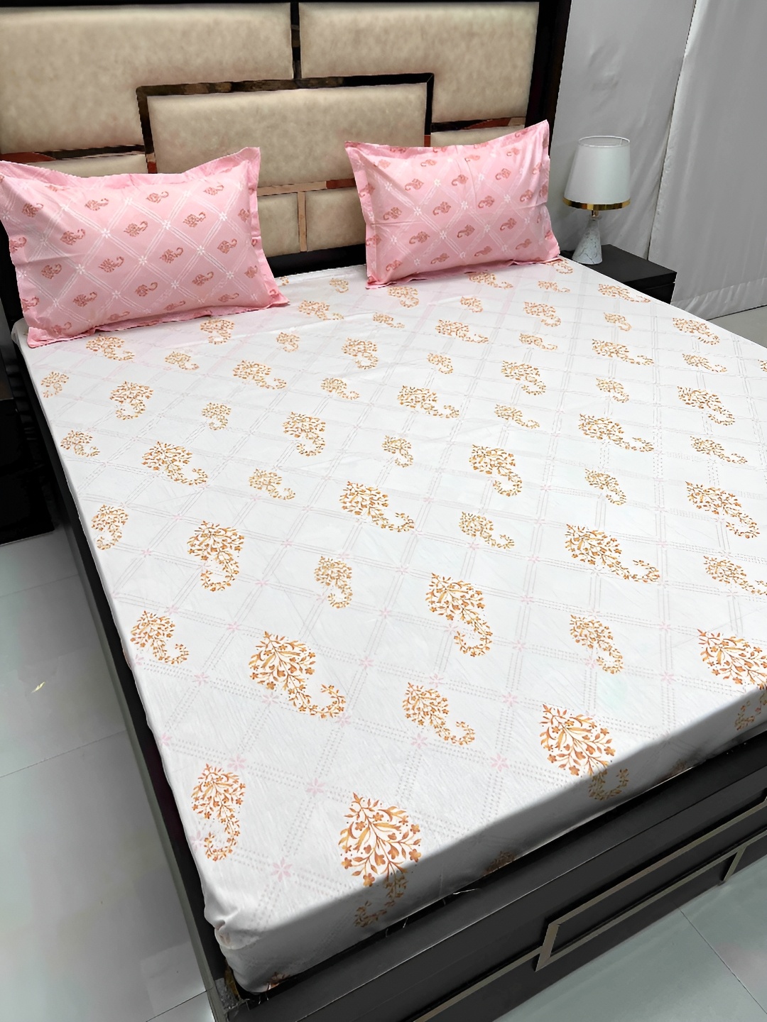 

Pure Decor Pink & Beige Ethnic Motifs 300 TC Cotton King Bedsheet with 2 Pillow Covers