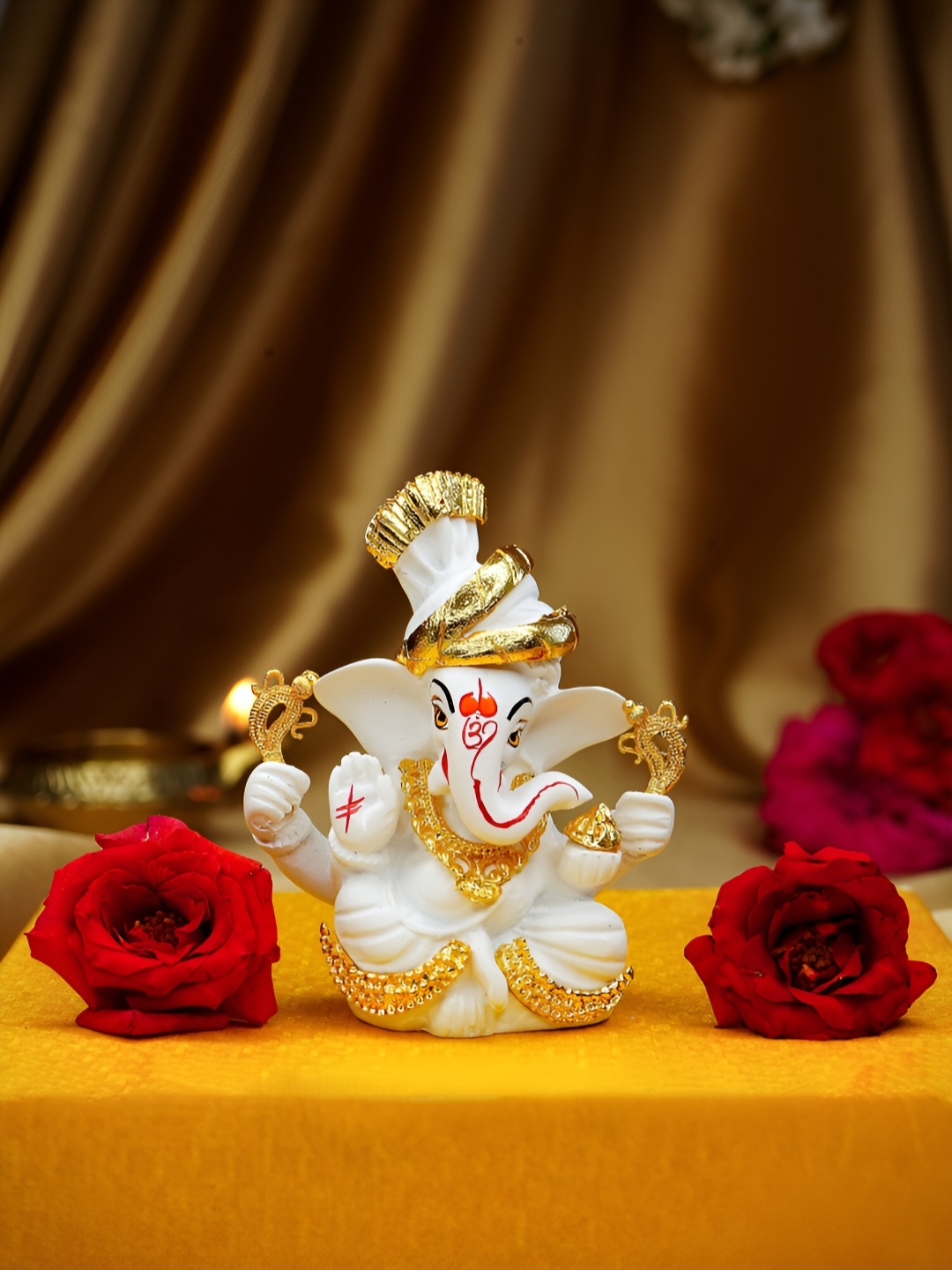 

Ekhasa White Small Ganesh Idol Religious Showpiece