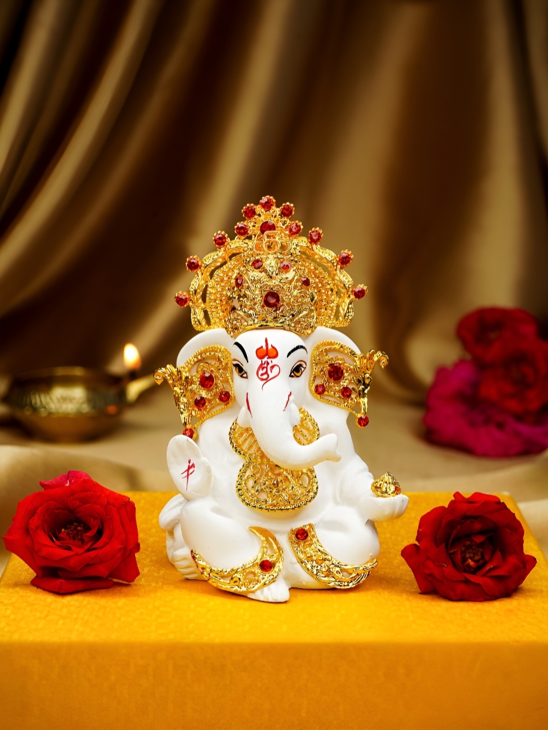

Ekhasa White Small Ganesh Idol Religious Showpiece