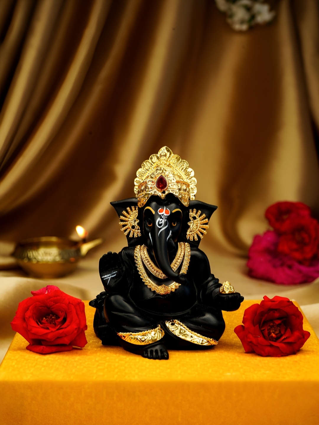

Ekhasa Black Tiny Ganesh Idol Religious Showpiece
