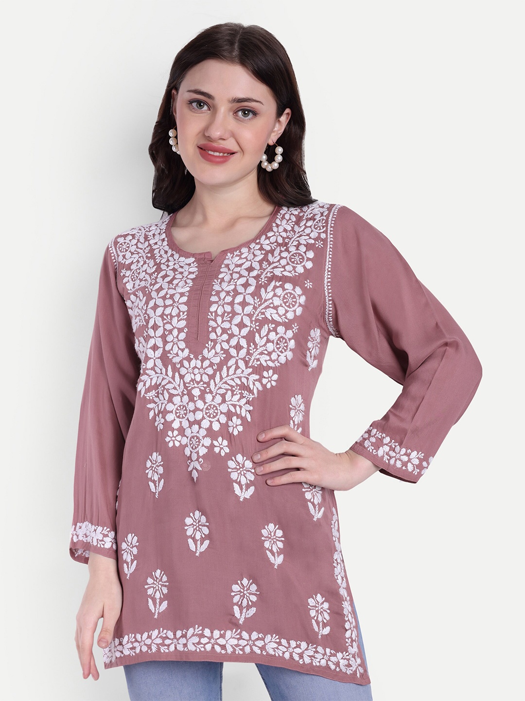 

Indiankala4u Floral Embroidered Round Neck Chikankari Straight Kurti, Mauve