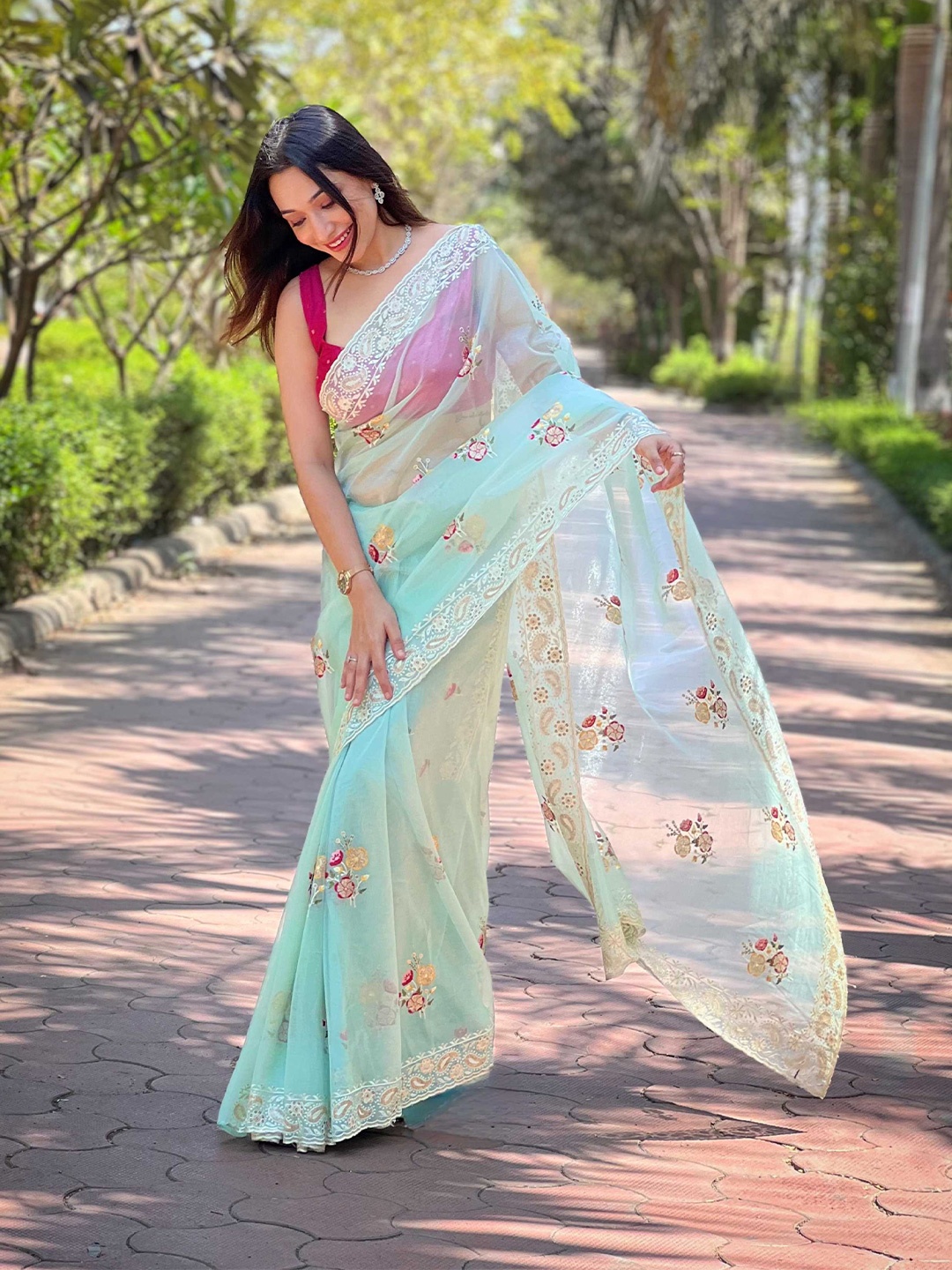 

Mitera Floral Embroidered Tissue Saree, Sea green