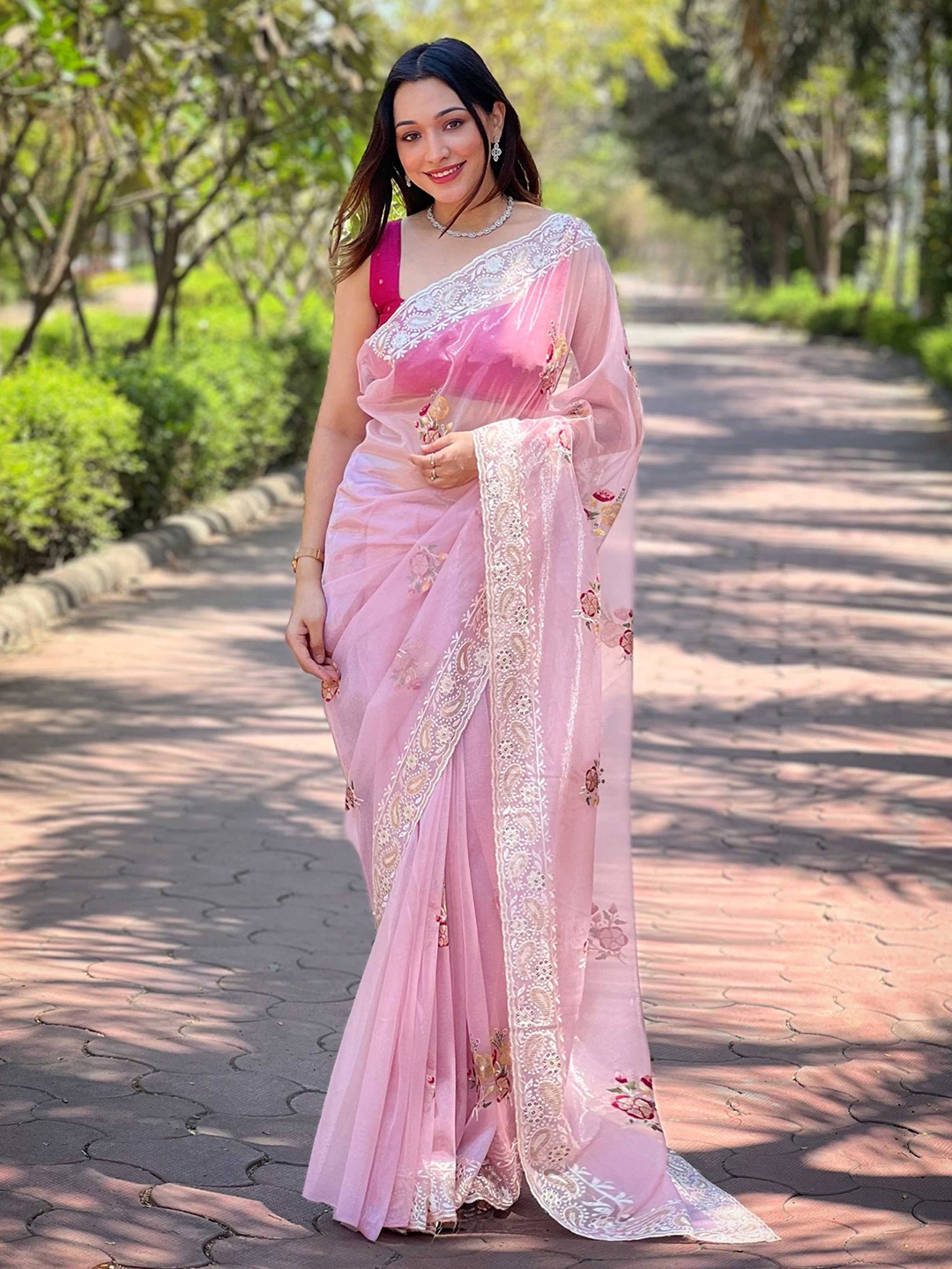 

Mitera Floral Embroidered Tissue Saree, Pink