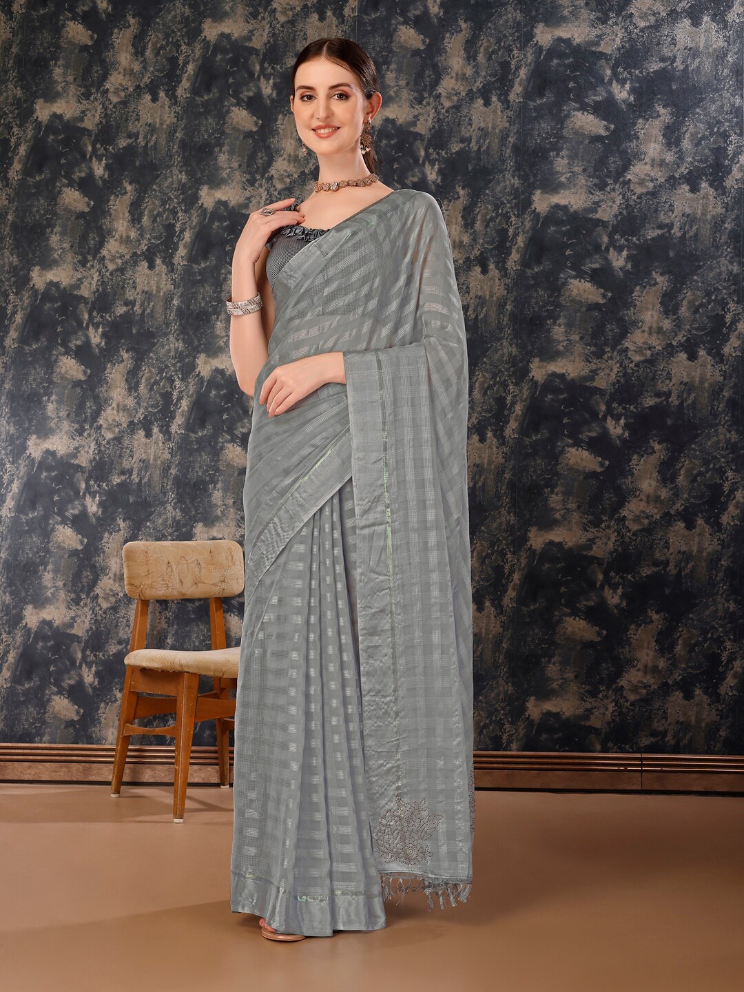 

HERE&NOW Checked Woven Design Pure Chiffon Saree, Grey