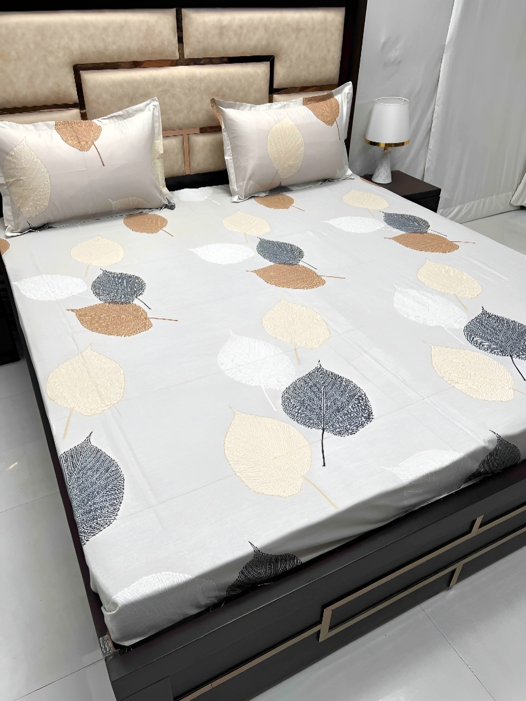 

Pure Decor Grey & Gold-Toned Floral 300 TC Cotton King Bedsheet with 2 Pillow Covers