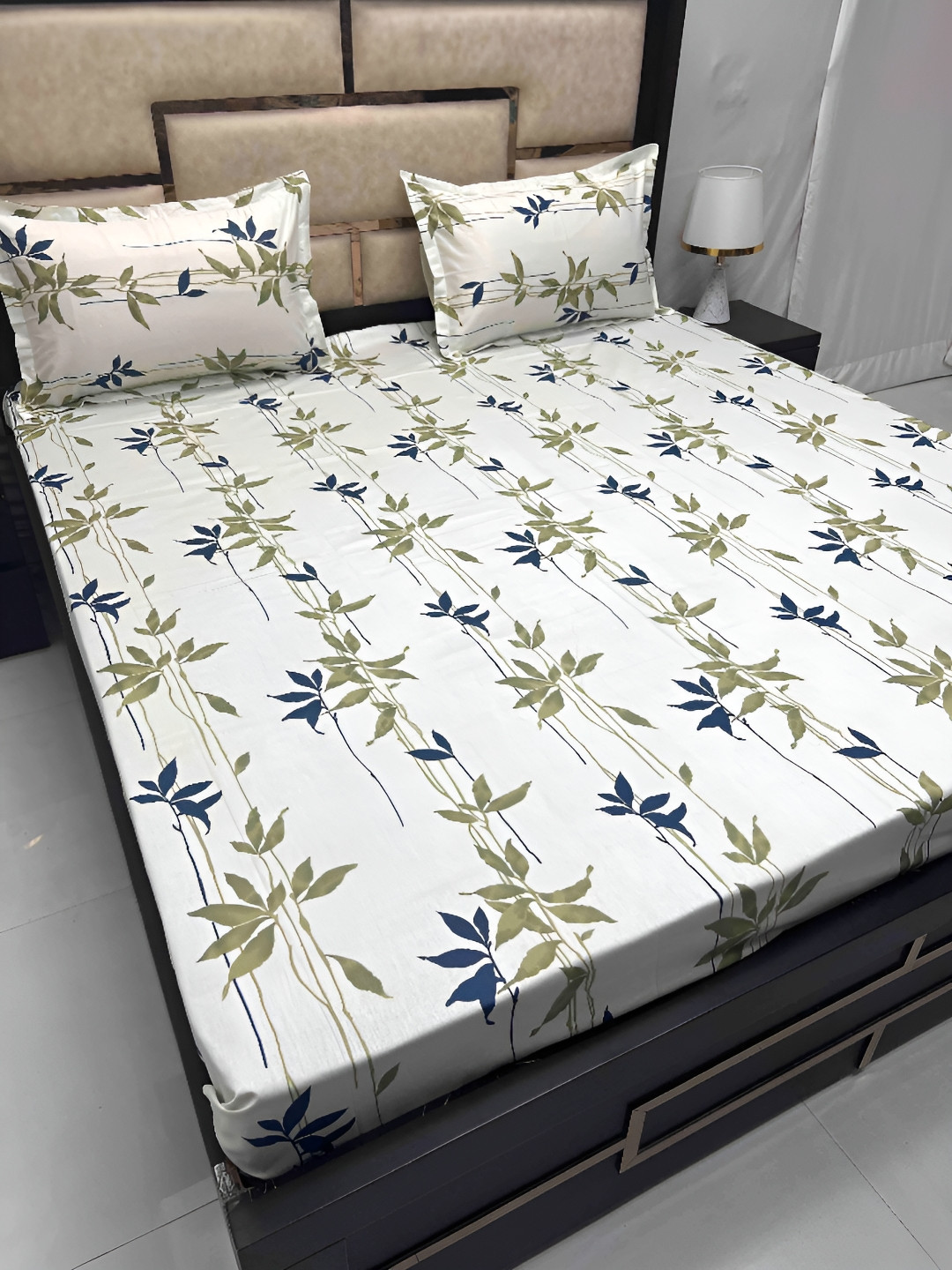 

Pure Decor Green & Blue Floral 300 TC Cotton King Bedsheet with 2 Pillow Covers