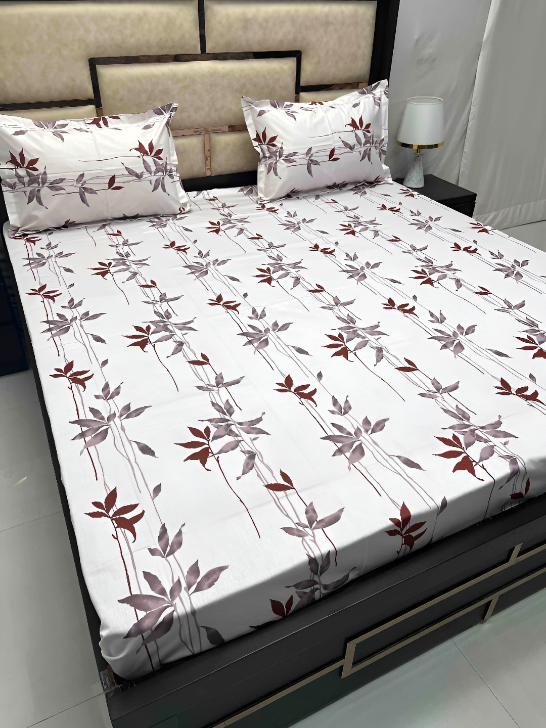

Pure Decor Maroon & White Floral 300 TC Cotton King Bedsheet with 2 Pillow Covers