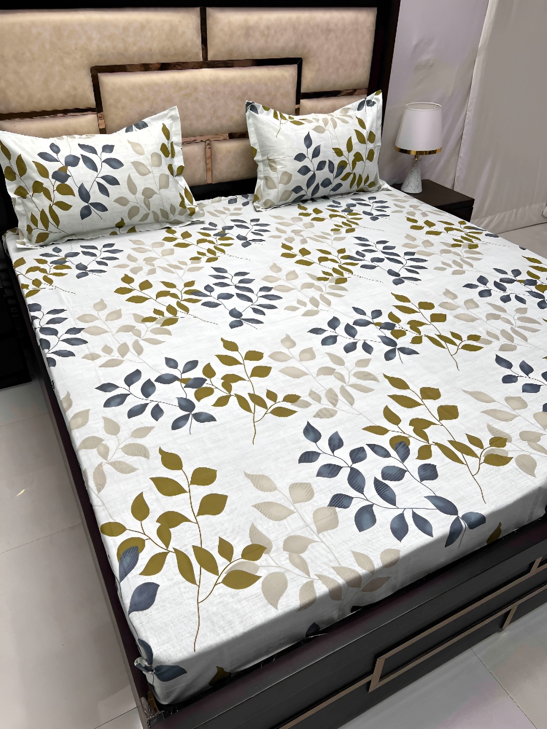

Pure Decor Blue & Grey Floral 300 TC Cotton King Bedsheet with 2 Pillow Covers