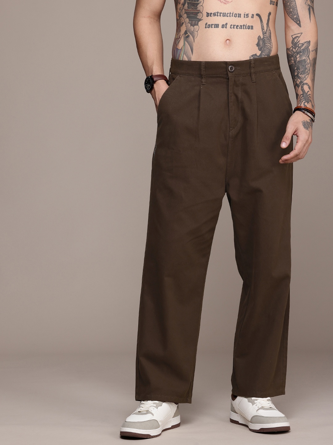 

The Roadster Life Co. Men Pure Cotton Baggy Fit Pleated Chinos Trousers, Brown