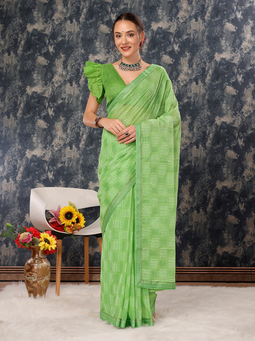

HERE&NOW Floral Printed Pure Chiffon Saree, Green