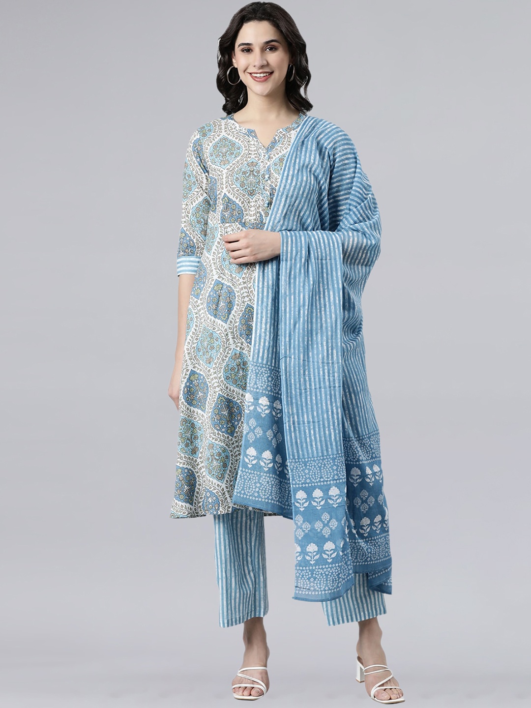 

Samhitas Floral Printed V-Neck Pure Cotton Straight Kurta With Trousers & Dupatta, Blue