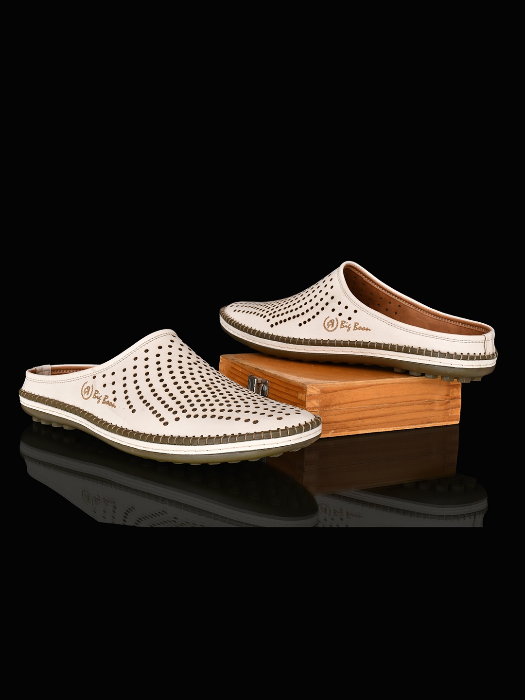 

Big Boon Men Perforations Round Toe Lightweight Mules, Off white