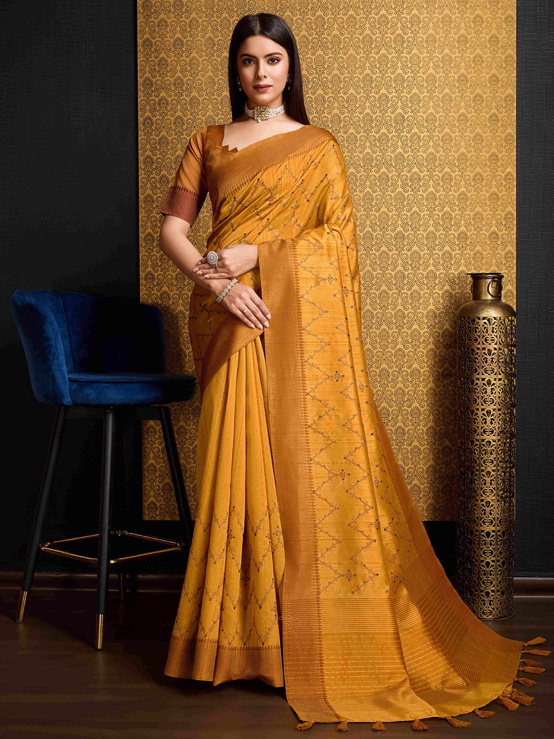 

DOI MOI Geometric Embroidered Tussar Saree, Gold