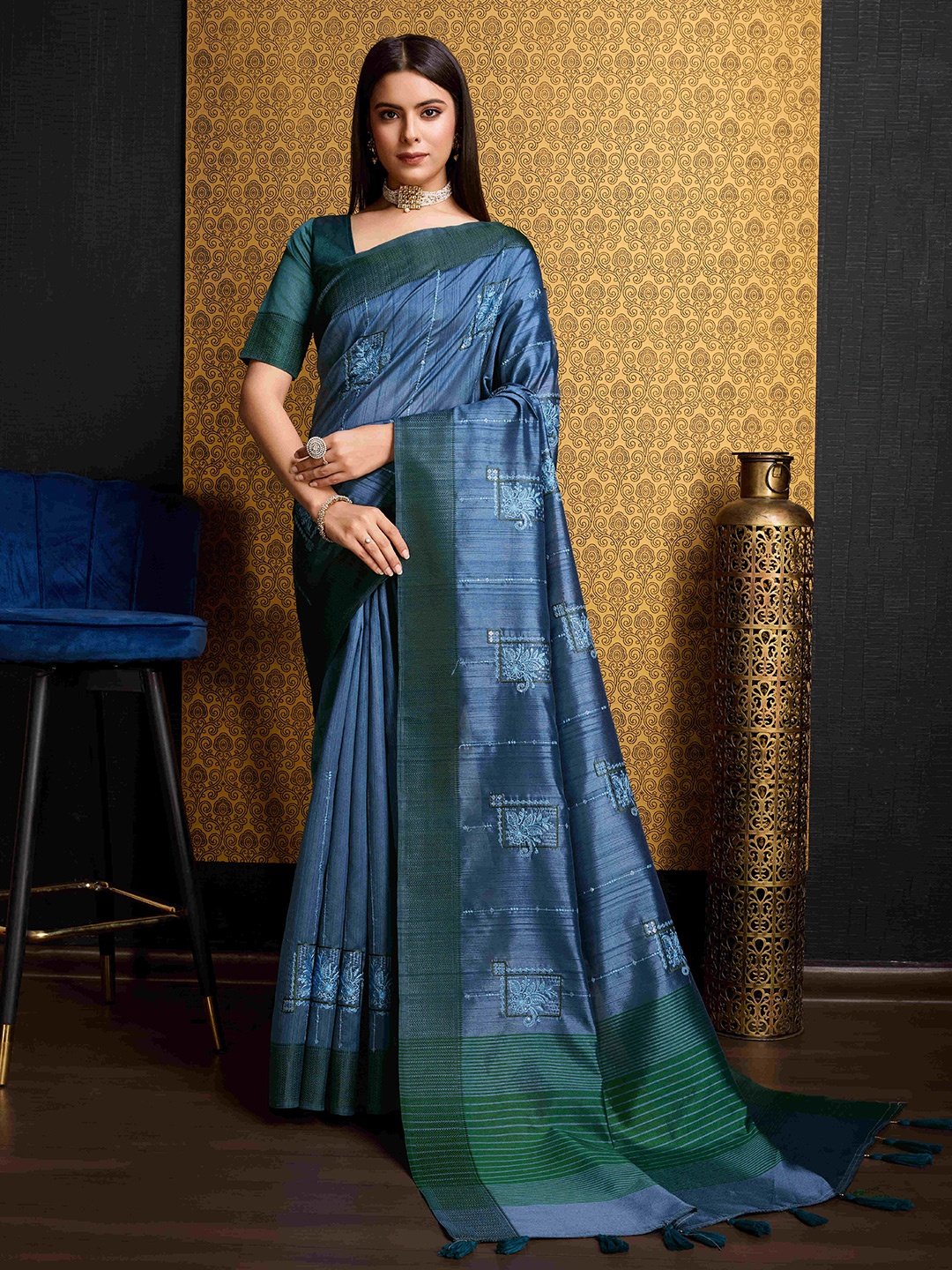 

DOI MOI Floral Embroidered Tussar Saree, Blue