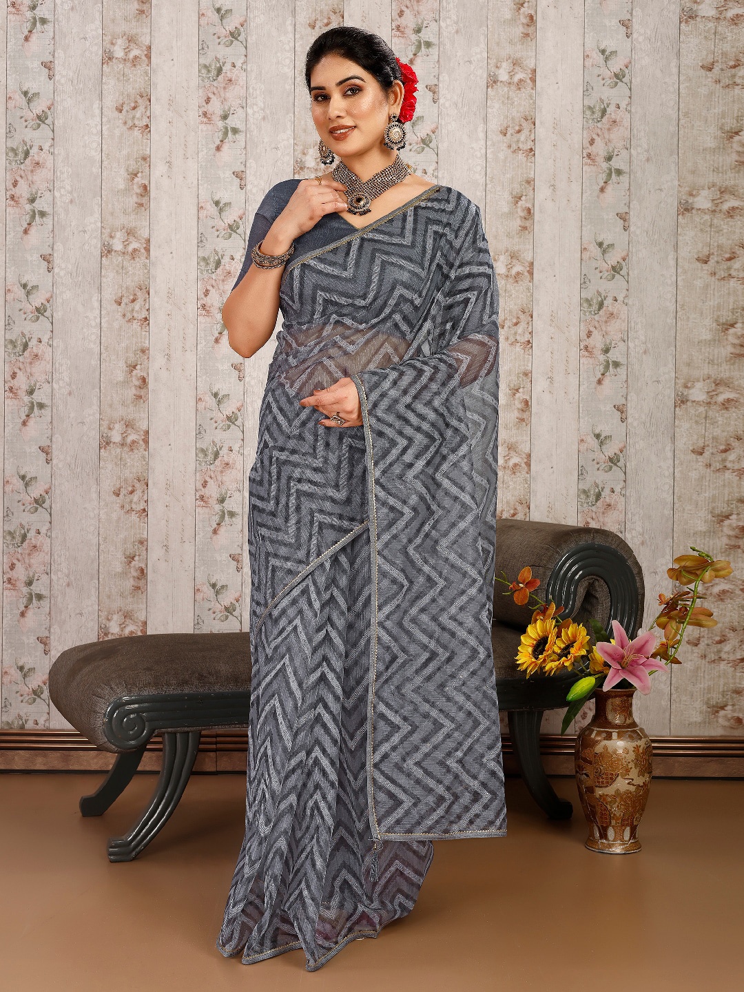 

KALINI Geometric Printed Pure Chiffon Saree, Grey