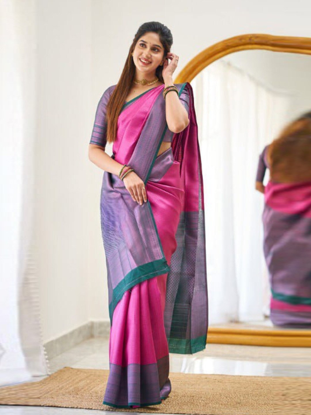 

Flosive Woven Design Zari Art Silk Banarasi Saree, Pink