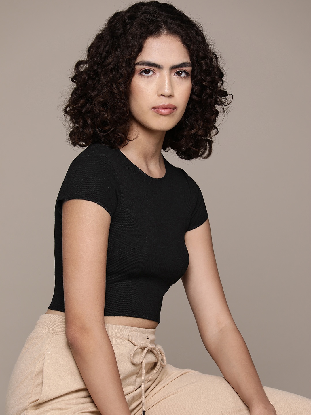 

Roadster Slim Fit Crop T-shirt, Black