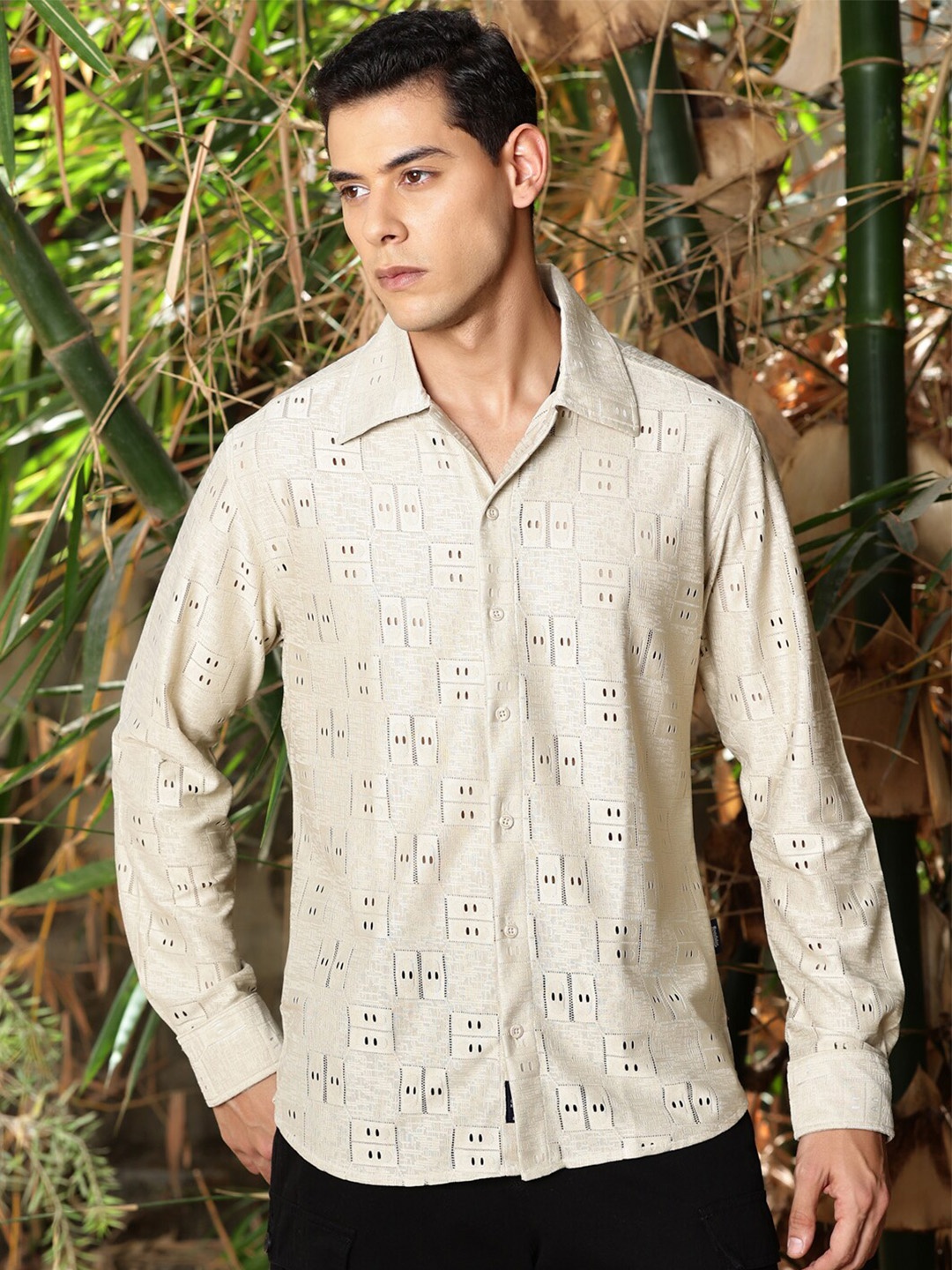 

The Roadster Lifestyle Co.Beige Textured Long Sleeves Spread Collar Casual Shirt