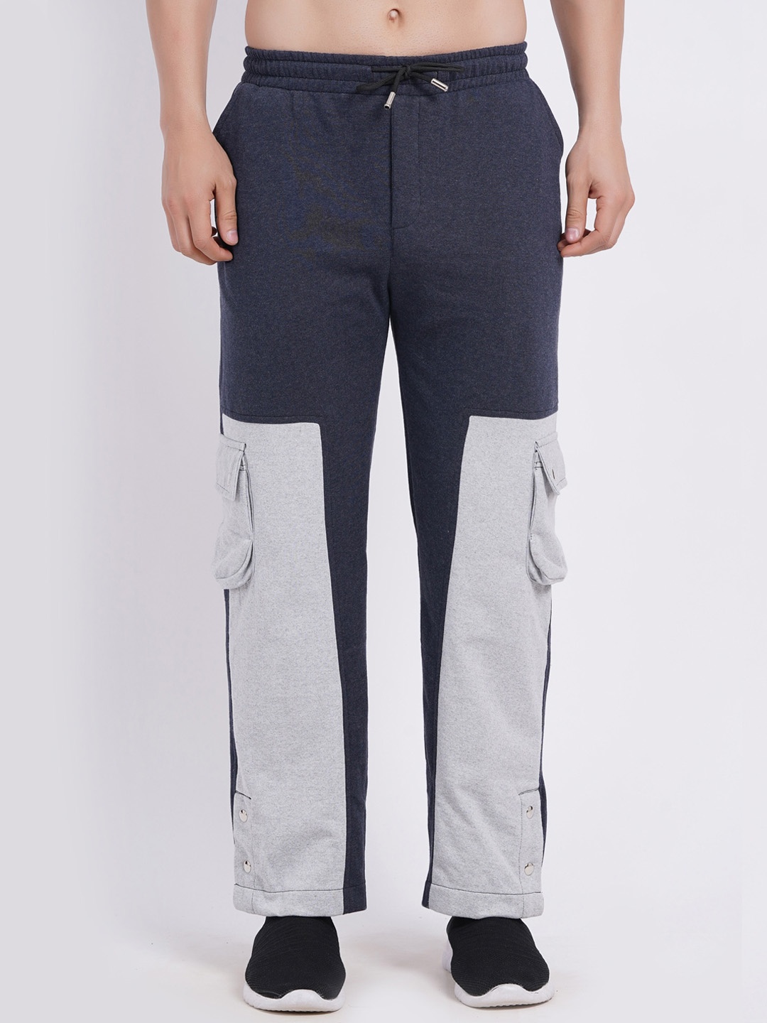 

BAESD Men Relaxed Straight Leg High-Rise Easy Wash Cotton Regular Trousers, Grey