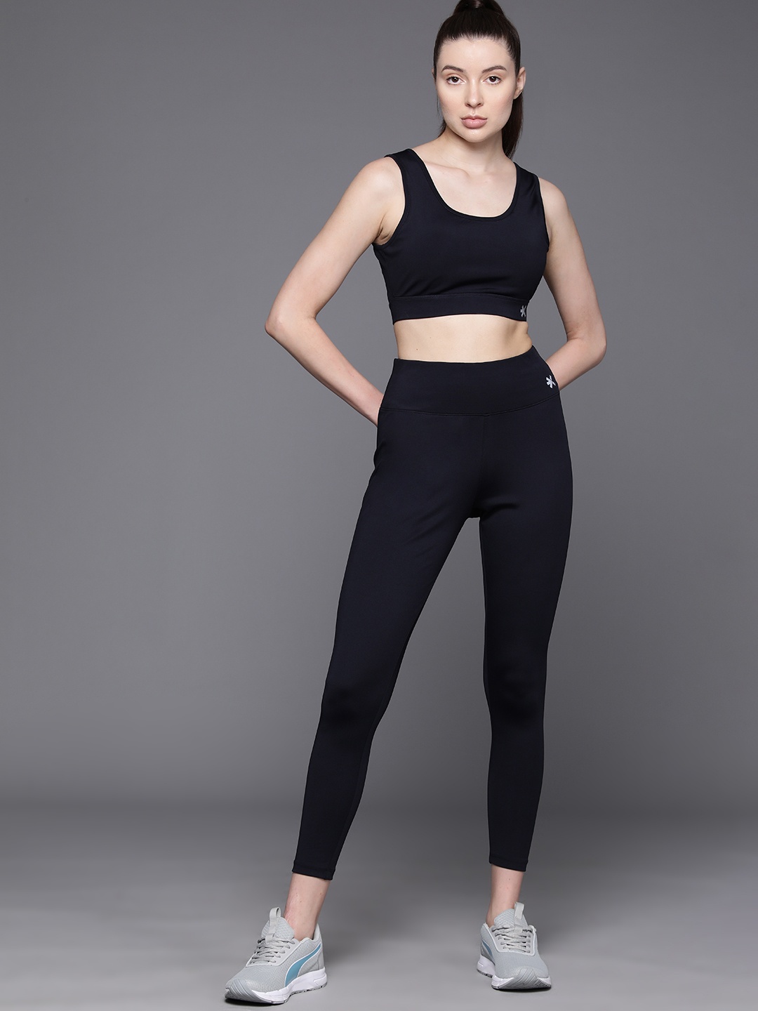 

HRX by Hrithik Roshan Women Solid Rapid-Dry Tracksuit, Black