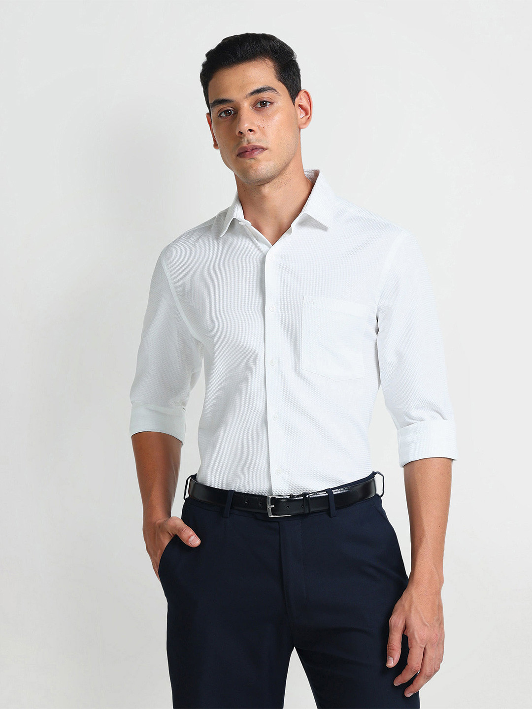 

Arrow Cotton Spread Collar Long Sleeves Formal Shirt, White