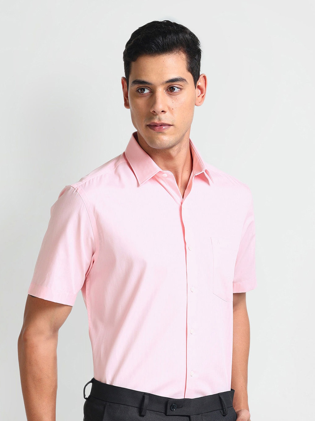 

Arrow Spread Collar Short Sleeves Chest Pocket Cotton Formal Shirt, Pink