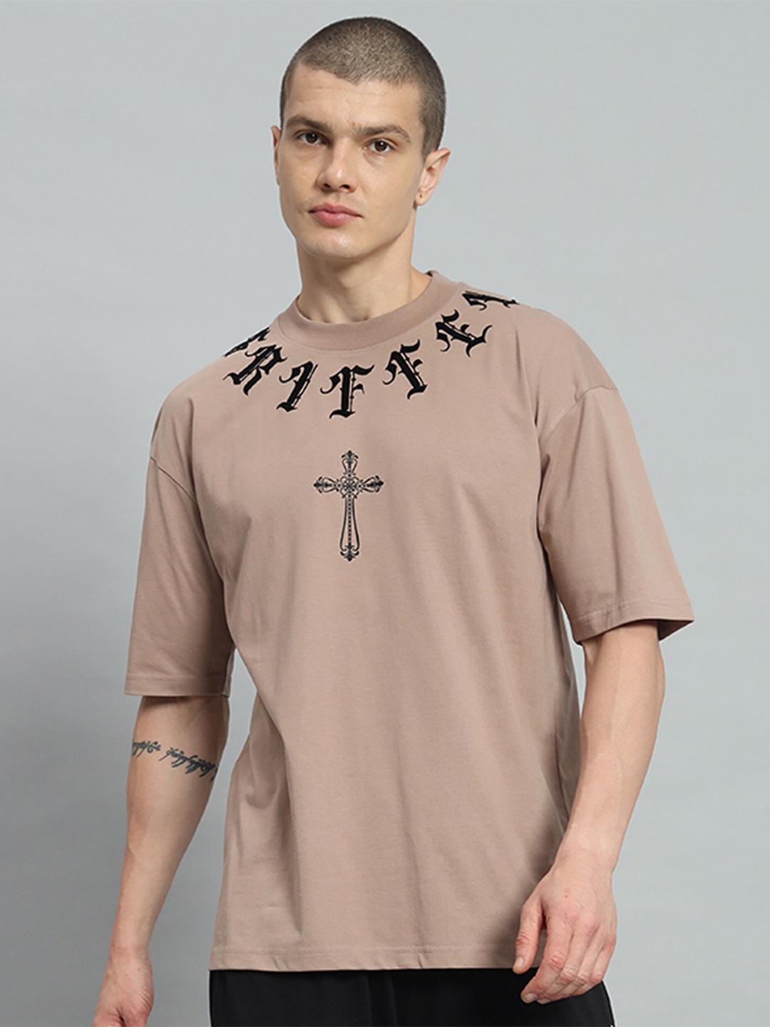 

GRIFFEL Typography Printed Drop-Shoulder Sleeves Cotton Oversized T-shirt, Beige