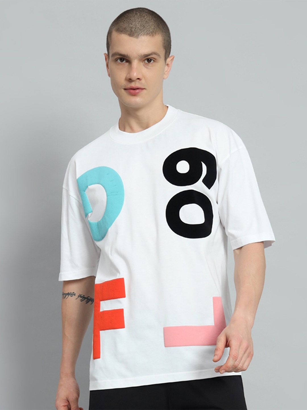 

GRIFFEL Typography Printed Drop-Shoulder Sleeves Cotton Oversized T-shirt, White