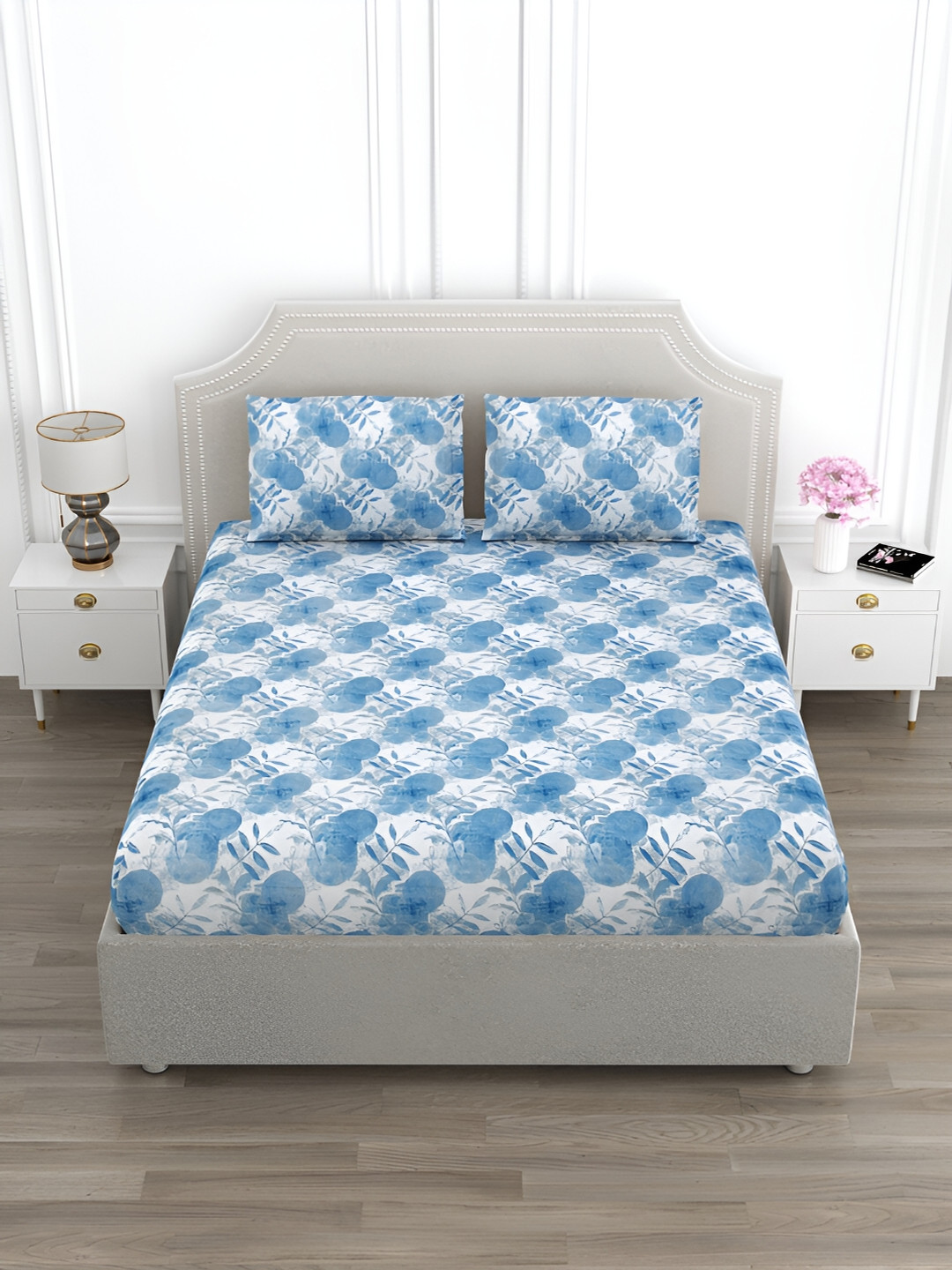 

EverHOME Blue & White Abstract Printed Cotton 210 TC King Bedsheet with 2 Pillow Covers