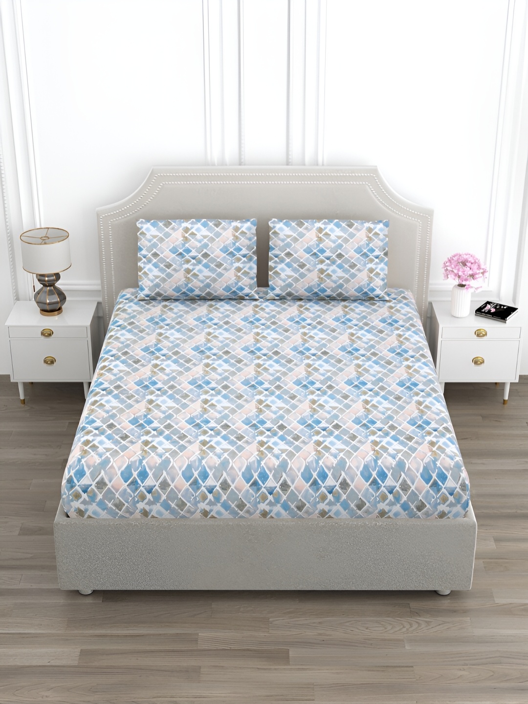 

EverHOME Blue & White Geometric Cotton 210 TC King Bedsheet with 2 Pillow Covers