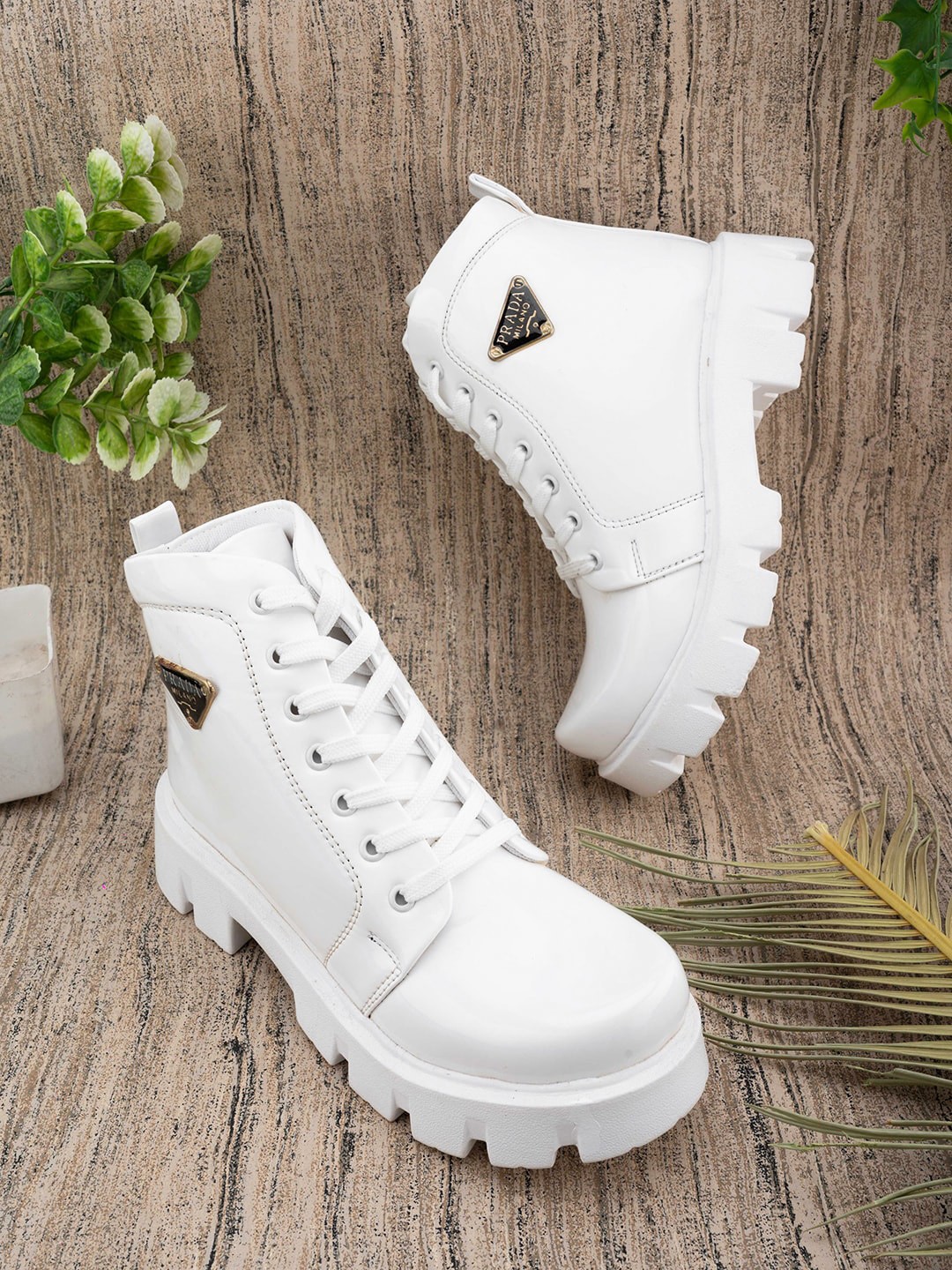 

IMCOLUS Women Round Toe Platform Heeled Boots, White